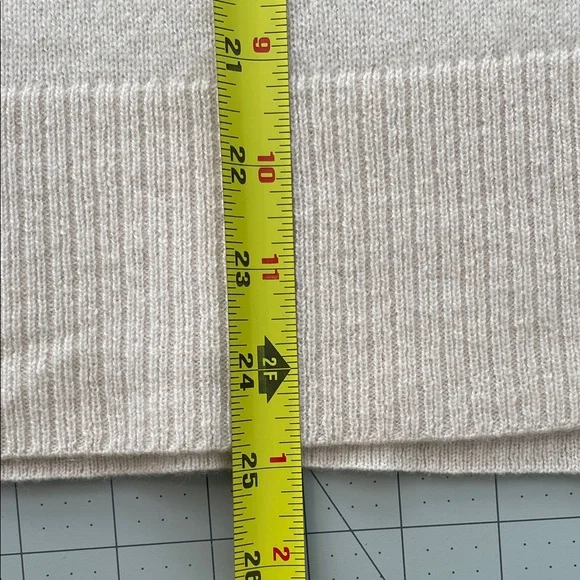 Part Two Copenhagen 100% Cashmere Soft Cream V-Neck Sweater size Large - Picture 11 of 13